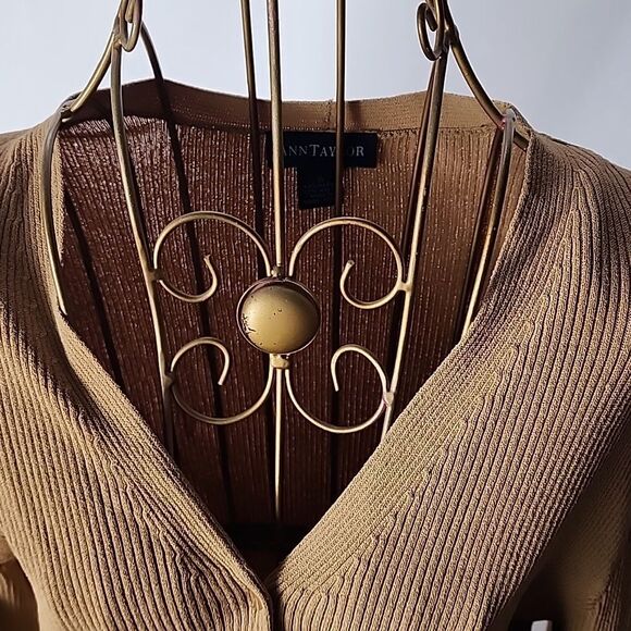 Vintage Ribbed V~Neckline Button Up Lightweight Cardigan Sweater - Picture 3 of 5